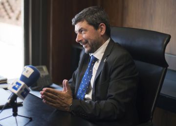 El presidente de la Cámara de Comercio de Barcelona ve una “pérdida de tiempo” contestar en castellano