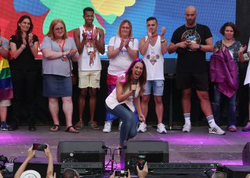 Mónica Naranjo da un pregón combativo en Chueca