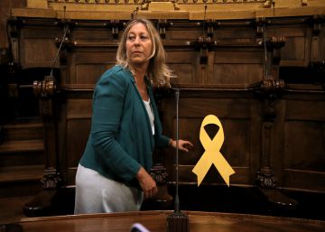 Colau logra aprobar el organigrama de su gobierno y del Ayuntamiento