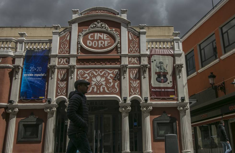 Fachada del Cine Doré, en una imagen de archivo.