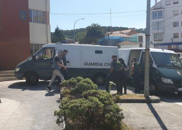 Ingresan en prisión dos de los cinco detenidos por atacar a guardias civiles en Muxía