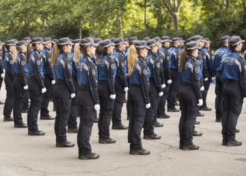 Archivados los expedientes contra los tres policías que insultaron a Carmena en un chat