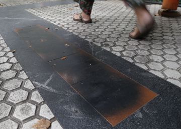 Atacan las primeras placas en memoria de las víctimas del terrorismo en San Sebastián