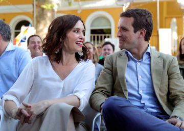 Díaz Ayuso apuntala a Casado al frente del PP