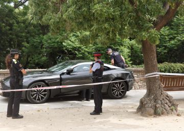 Un ladrón se fuga con un Aston Martin en Barcelona
