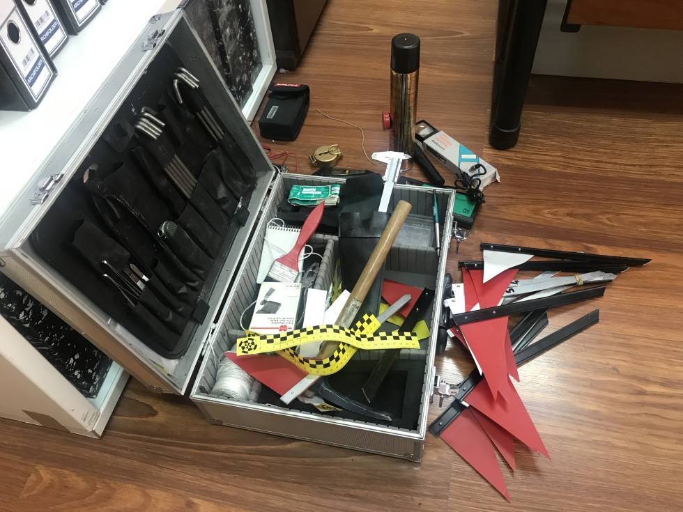 Maletín de los agentes del Seprona.