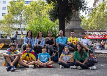 Fieles a la manifestación, críticos con los políticos