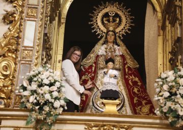 La alcaldesa de Móstoles destituye a su hermana tras recibir fuertes críticas por nepotismo