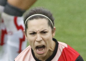 Gradas vacías en el estreno del Rayo femenino