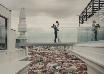 Novios de pasarela: la primera boda del edificio España