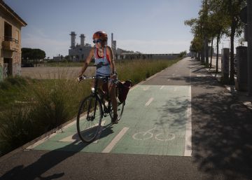 El veto al cotxe topa amb la falta
de carrils bici metropolitans