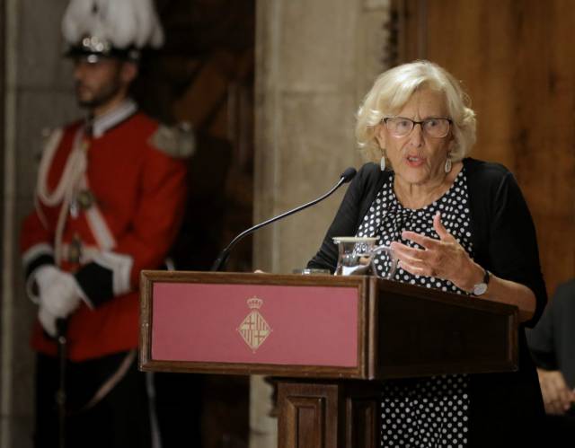 Manuela Carmena llegint el pregó de la Mercè.