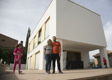 Dos funcionarios madrileños son los dueños de Apolonia, la casa del futuro