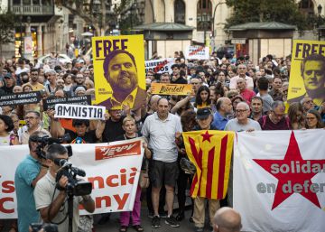 Una concentración en Valencia clama contra la sentencia del ‘procés’