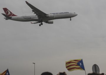 Cancelados medio centenar de vuelos en El Prat ante la huelga general en Cataluña