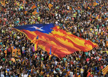 Miles de personas rechazan pacíficamente en Barcelona la condena a los líderes del ‘procés’