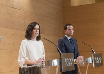 La prórroga de los Presupuestos evita el choque de las derechas en plena campaña de las generales