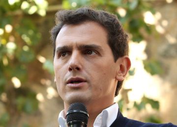 Rivera tilda de “inadmisible” la resolución para defender la autodeterminación en el Parlament