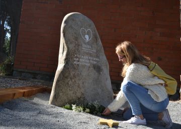 “A tots els bebès que ens vau deixar abans d’hora”