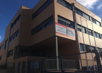 Un colegio público presume de tener alumnos con “una buena situación social”
