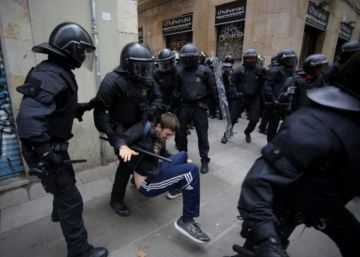 Críticas a JxCat por avalar el uso de la fuerza en los desalojos