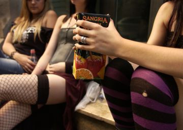 Gairebé 80 joves són atesos per intoxicacions amb alcohol cada cap de setmana