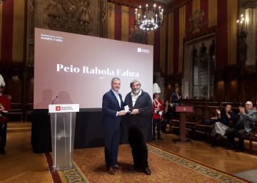 Pompeu Fabra ‘recibe’ la medalla que Barcelona le otorgó hace 81 años