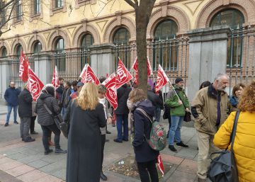Trabajadores de centros de menores se concentran contra la violencia en Hortaleza