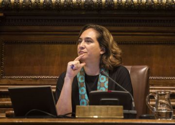 Ada Colau suspende por primera vez en la encuesta municipal de Barcelona