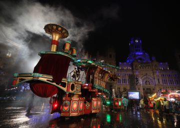 Todas las cabalgatas de los Reyes Magos de Madrid, distrito a distrito