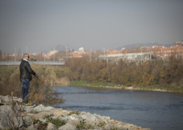 La ‘zona zero’ de l’abocament del Besòs, un mes després