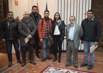 Un grupo de demandantes de asilo denuncia su situación ante el Defensor del Pueblo