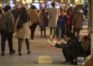 Barcelona abre 130 plazas de emergencia para personas sin hogar Barcelona abre 130 plazas de emergencia para personas sin hogar