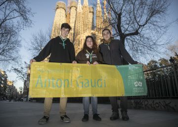 La Sagrada Família fa fora el cau que té el local al seu recinte