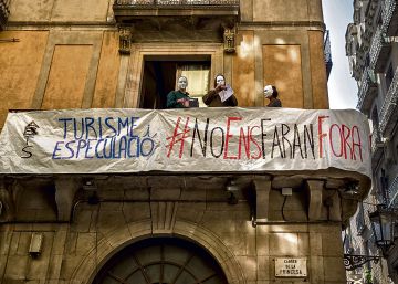 Colau amenaça amb més sancions les plataformes de pisos turístics