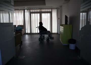 13 de las 18 residencias públicas de Madrid gestionadas por empresas, en la lista negra por malos cuidados