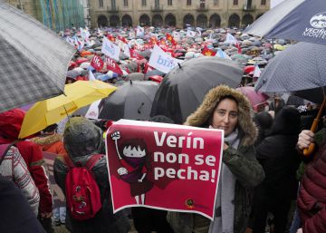 Una multitudinaria marcha en Santiago exige a Feijóo que revierta los recortes en sanidad