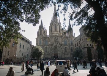 Suborns i plagis a la catedral de Barcelona