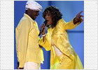 Whitney Houston denuncia por malos tratos a su marido, el rapero Bobby Brown