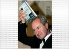 John Banville gana el premio Booker 2005 con su novela 'The Sea'
