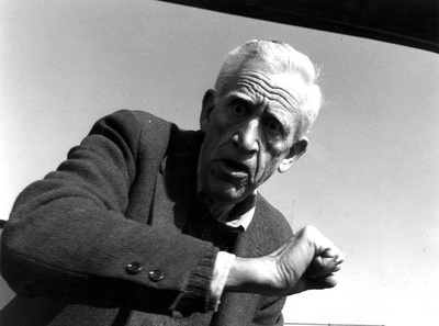 Otra de las pocas imágenes que hay de J. D. Salinger, en la que está agrediendo al fotógrafo en los años ochenta.