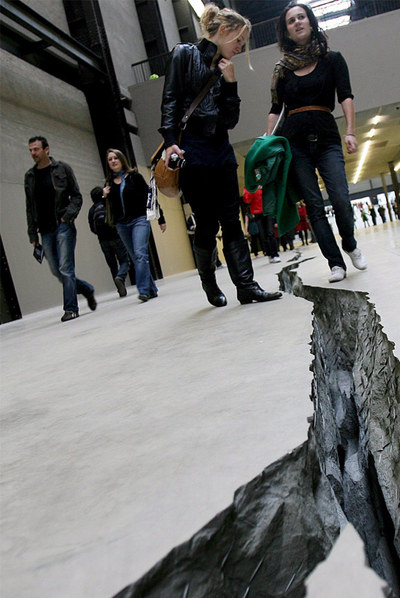 FOTOGALERIA: La grieta de Doris Salcedo