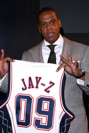 Jay Z con la camiseta de su equipo, New Jersey Nets. Jay Z con la camiseta de su equipo, New Jersey Nets.