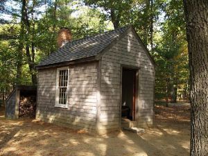 Réplica de la cabaña de Thoreau. Réplica de la cabaña de Thoreau.