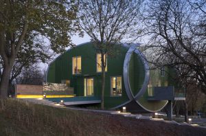 Exterior del centro Maggie de Nottingham, obra de Piers Gough.