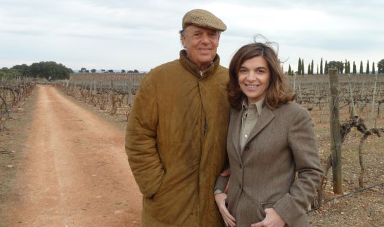 Carlos y Xandra Falcó, en los viñedos de Dominio de Valdepusa.