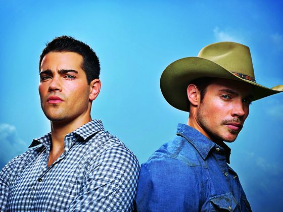 Chris junto a su primo John Ross Ewing, hijo de Sue Ellen y J. R.