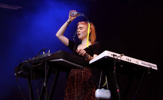 La cantante, compositora y directora Claire Boucher, conocida artísticamente por Grimes.