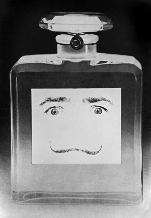 Frasco de nº 5 con etiqueta creada por Salvador Dalí.