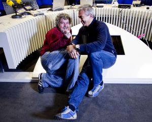 Javier Coronas (izquierda) junto a Carles Francino, en los estudios de la cadena SER.